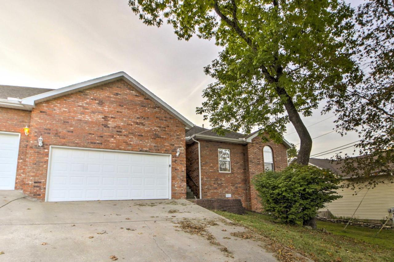 Branson Home With Deck Walk To The Strip And Creek! Exterior photo